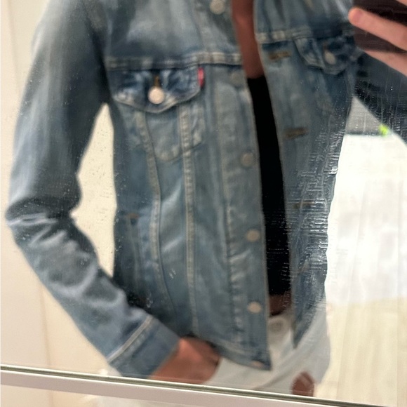 Levis Gorgeous old school Jean jacket, super soft. - Picture 2 of 4